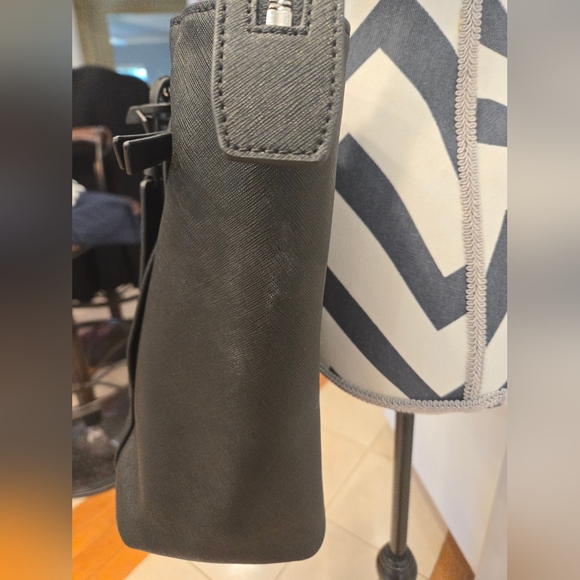 TUMI LEATHER VAREK LAPTOP BAG - used once - Picture 6 of 15